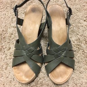 Aerosoles olive green wedge sandal